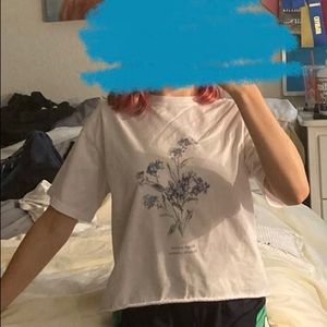 *DONATING SOON* Brandy Melville Forget-Me-Not flower Shirt